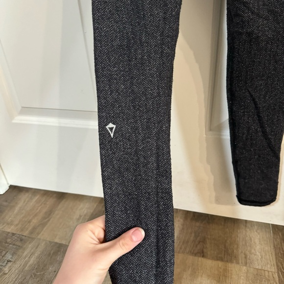 Ivivva Gray Heathered Leggings Size 7 - Picture 3 of 7
